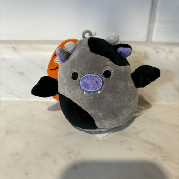 Bridgette the Bat Cow Halloween Squishmallow Clip - Picture 1 of 3